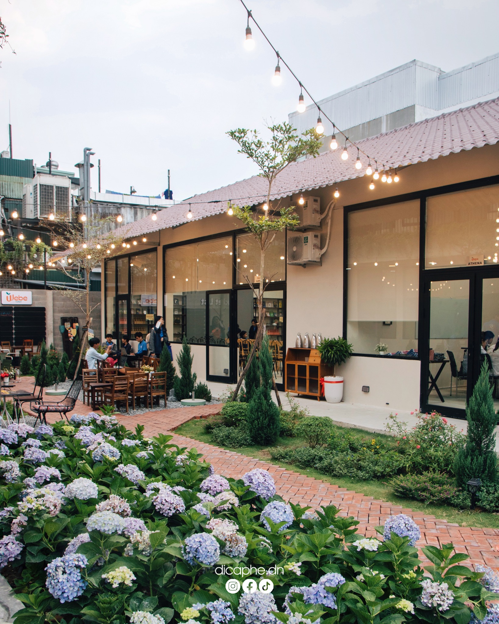 Webe Coffee là "Trạm sạc năng lượng".