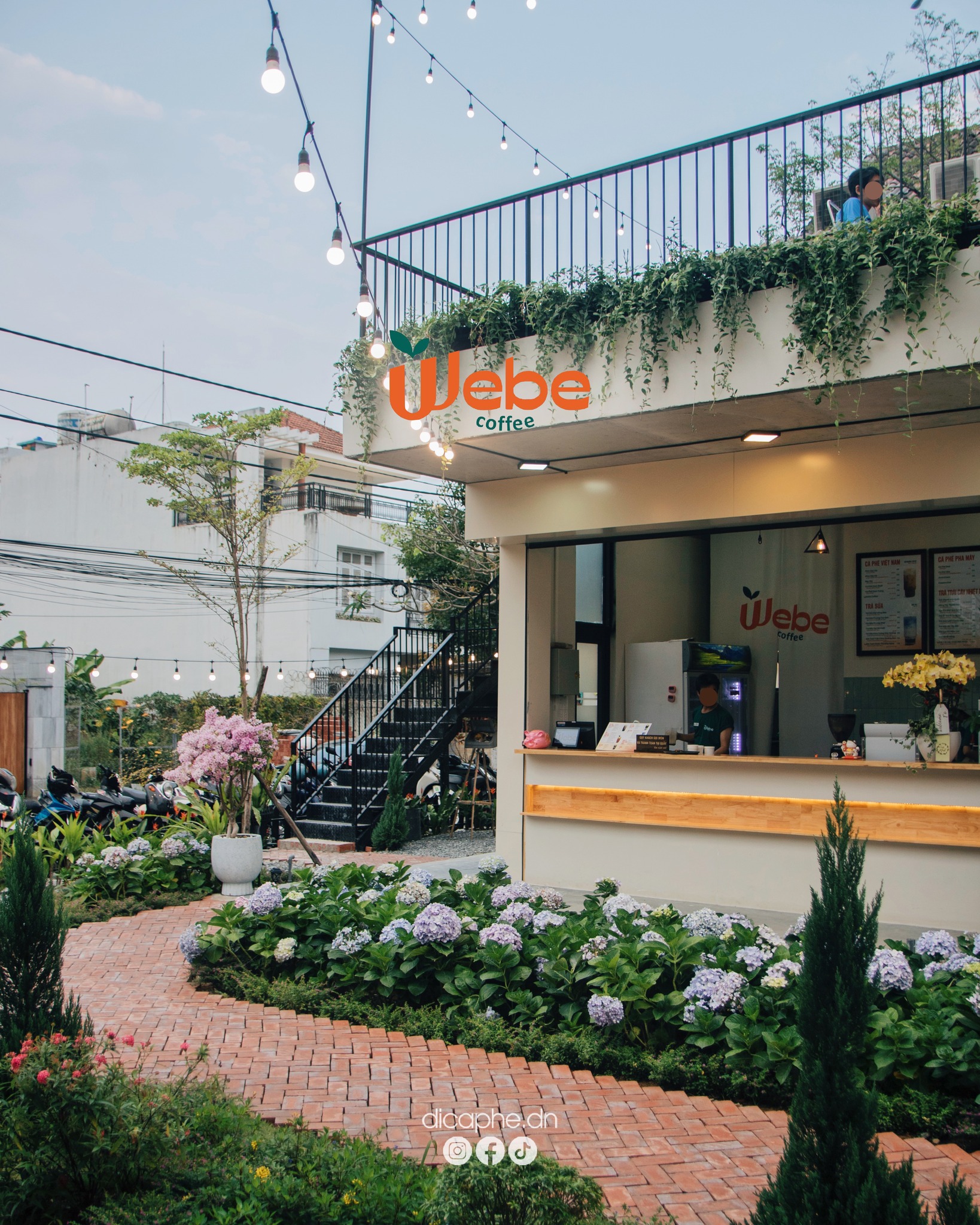 Webe Coffee có không gian xinh xắn.