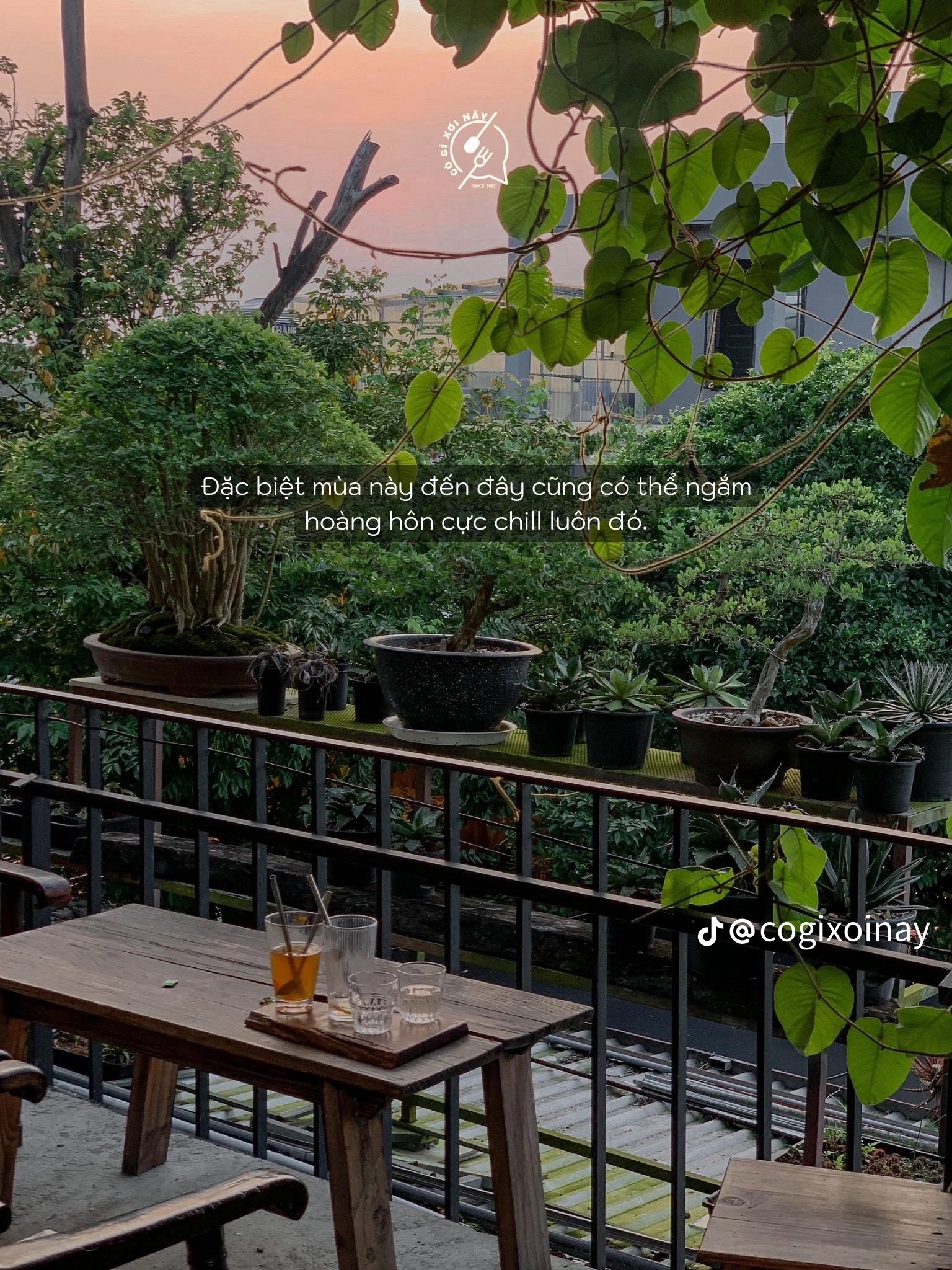 La’s Cafe có view ngắm hoàng hôn chill chill.