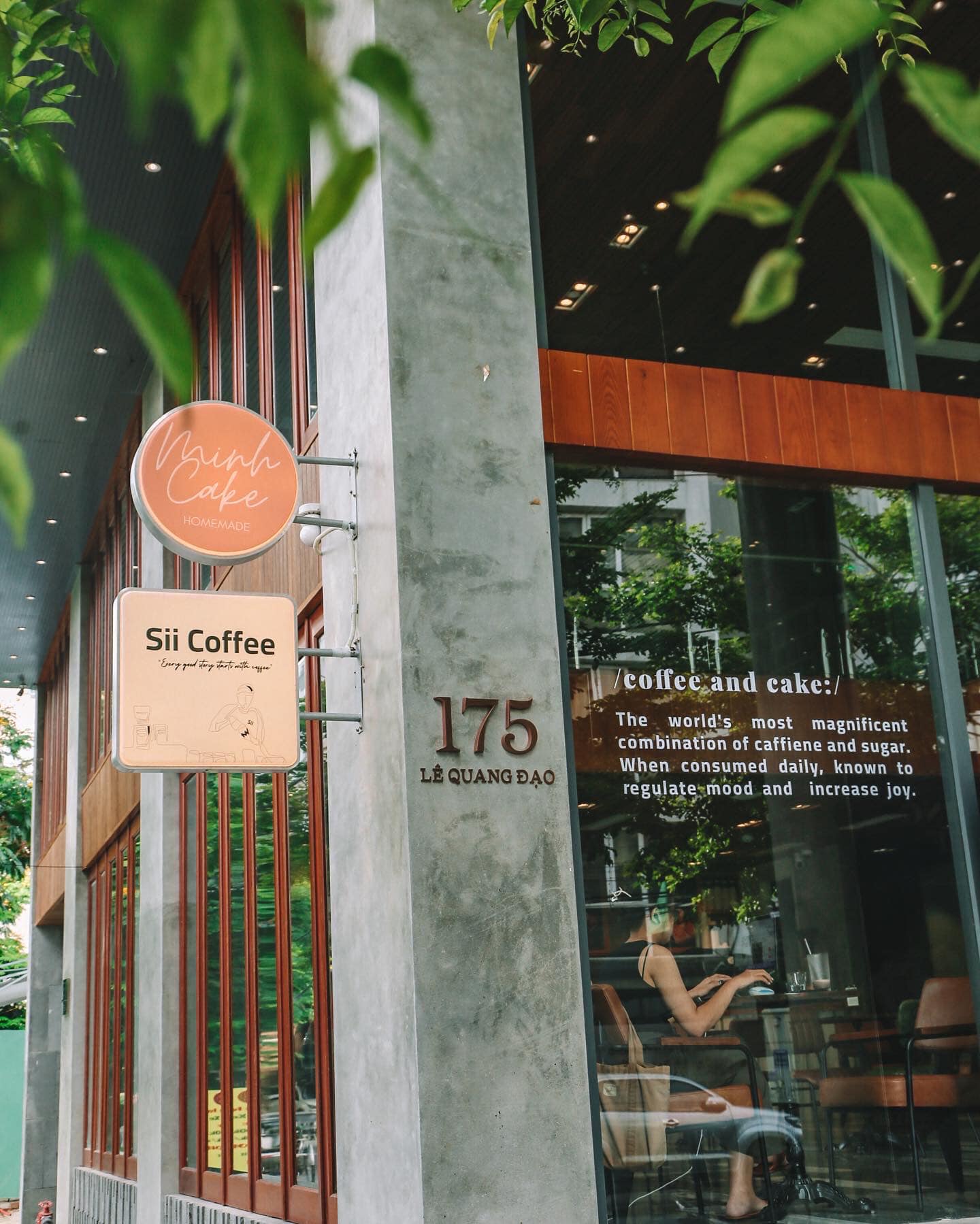 Deep Sii nằm tạ góc phố yên tĩnh. 