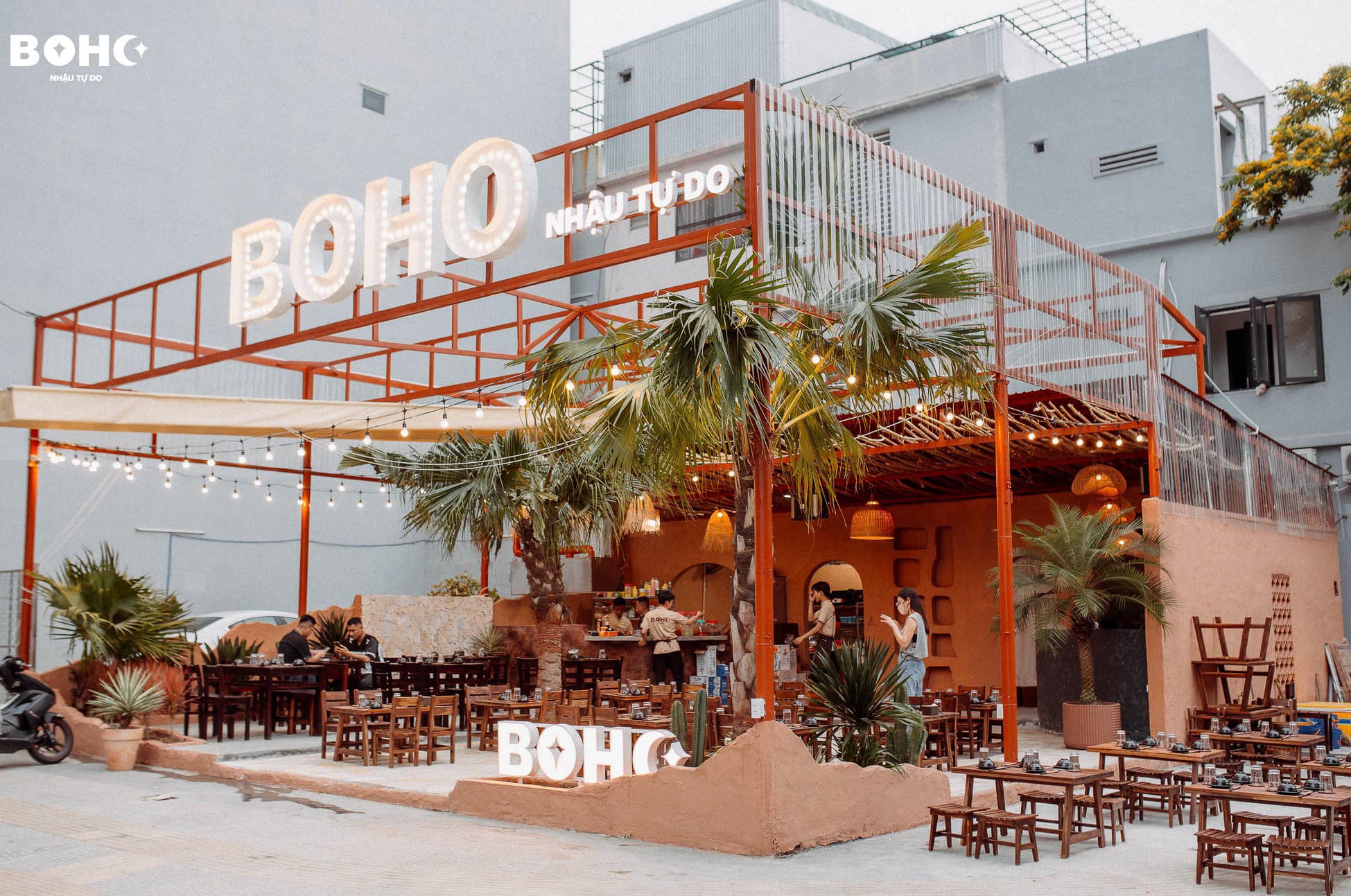 Boho Nhậu tự do có không gian rộng rãi, mát mẻ.