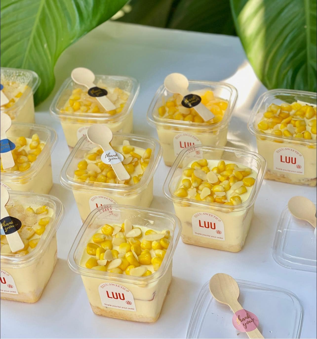 Menu bánh và nước ổn áp.