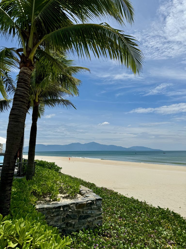 Bãi Tắm Non Nước