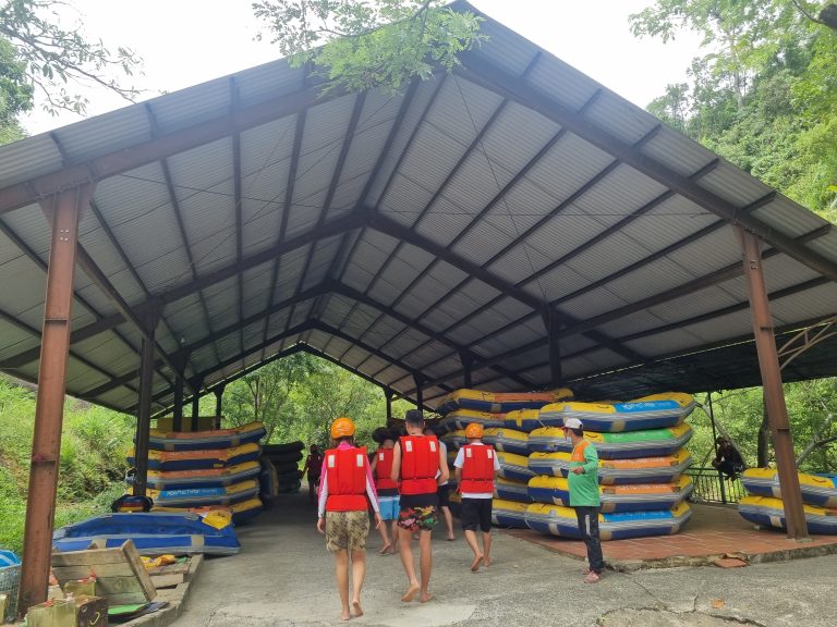Điểm đầu trượt thác Hoà Phú Thành